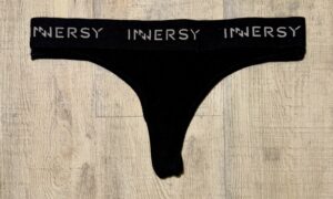 Schwarzer Tanga – Klassisch. Eng. Verführerisch