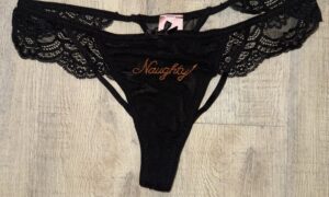 Schwarzer Tanga – Klassisch. Eng. Verführerisch